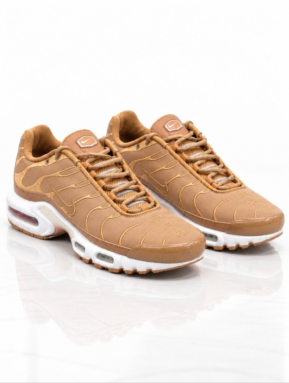 NIKE Air Max Plus TN Premium Flax Sail Mens Sneakers Size 8.5 / Women's Size 10